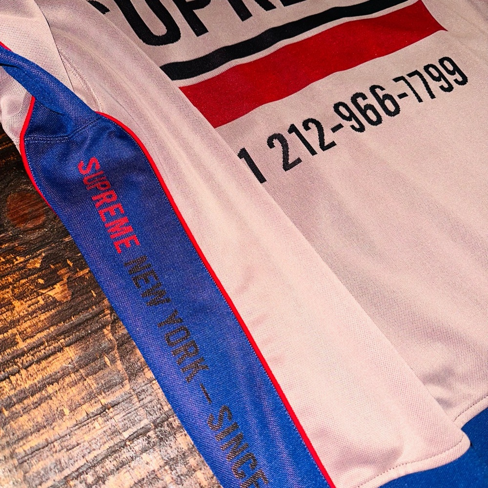 Mens Supreme pre owned. XL track jacket! ((Authentic))!